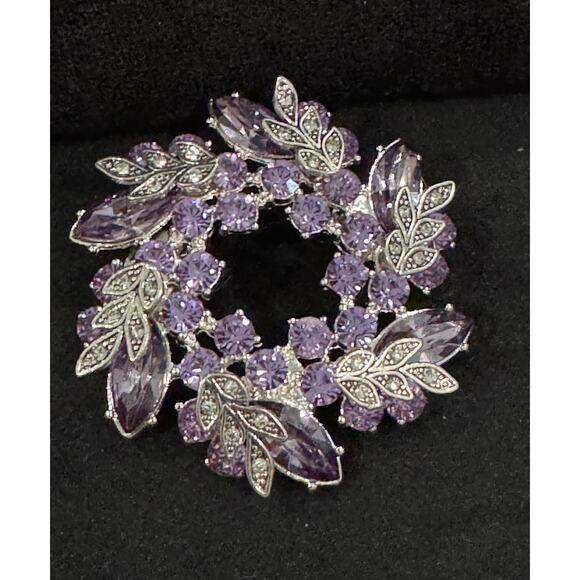 Vintage Napier Lavender Rhinestone Wreath Brooch Silver Tone 2” Floral Pin CP104 - Picture 2 of 3